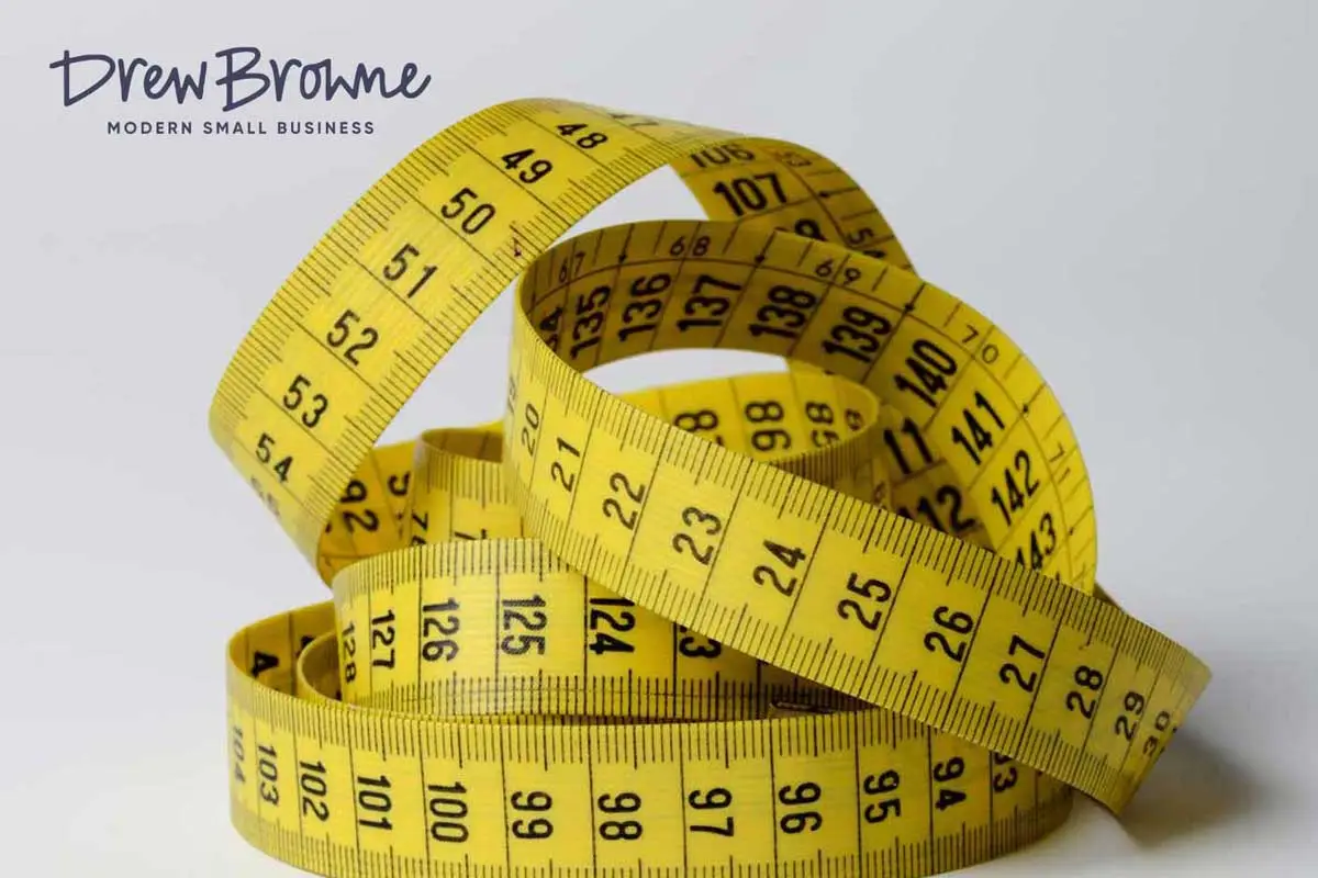 I loosely wound yellow fabric measuring tape